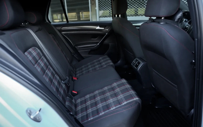 Volkswagen Golf cena 79900 przebieg: 70000, rok produkcji 2019 z Suchedniów małe 67